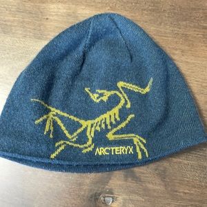 Bird head tuque
